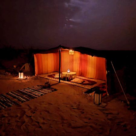 Camp Familia Erg Chebbi Hotel Мерцуга Екстериор снимка