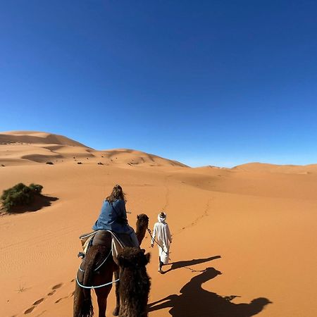 Camp Familia Erg Chebbi Hotel Мерцуга Екстериор снимка