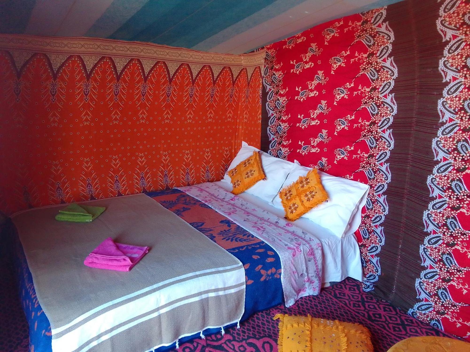 Camp Familia Erg Chebbi Hotel Мерцуга Екстериор снимка