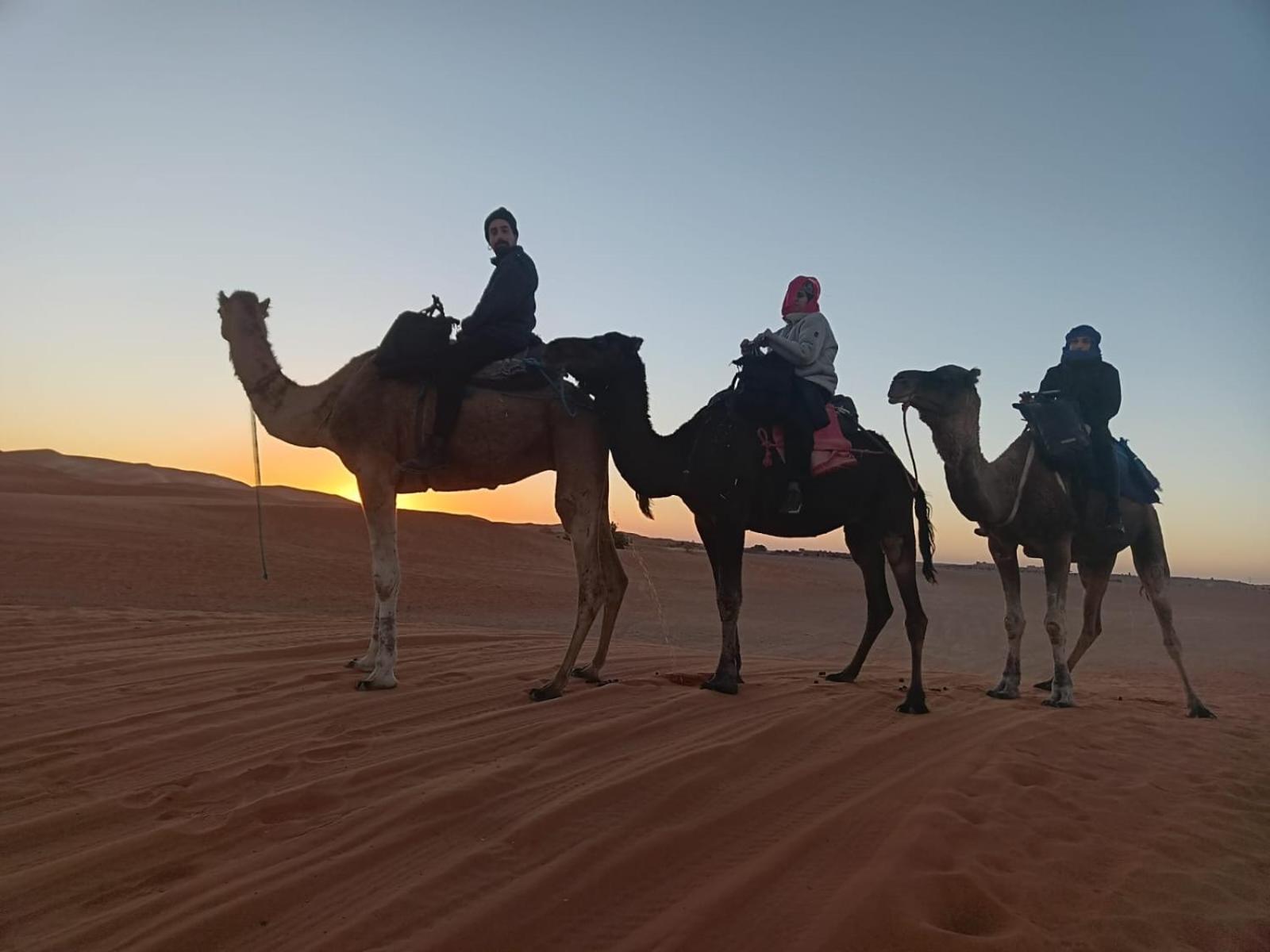 Camp Familia Erg Chebbi Hotel Мерцуга Екстериор снимка