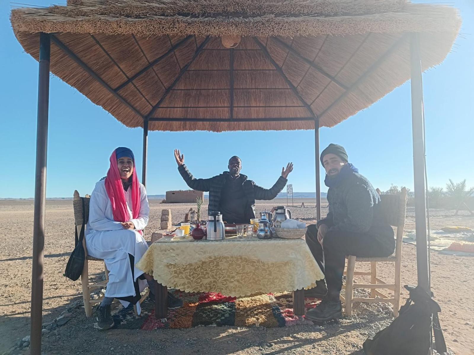 Camp Familia Erg Chebbi Hotel Мерцуга Екстериор снимка