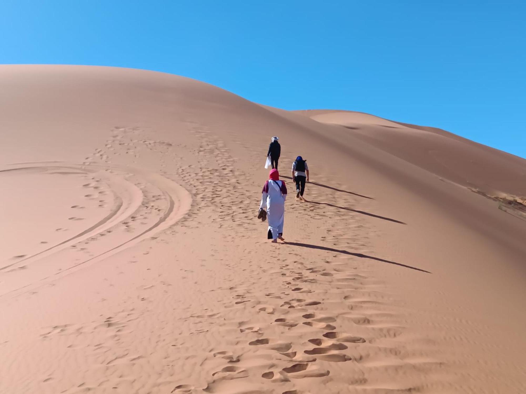 Camp Familia Erg Chebbi Hotel Мерцуга Екстериор снимка