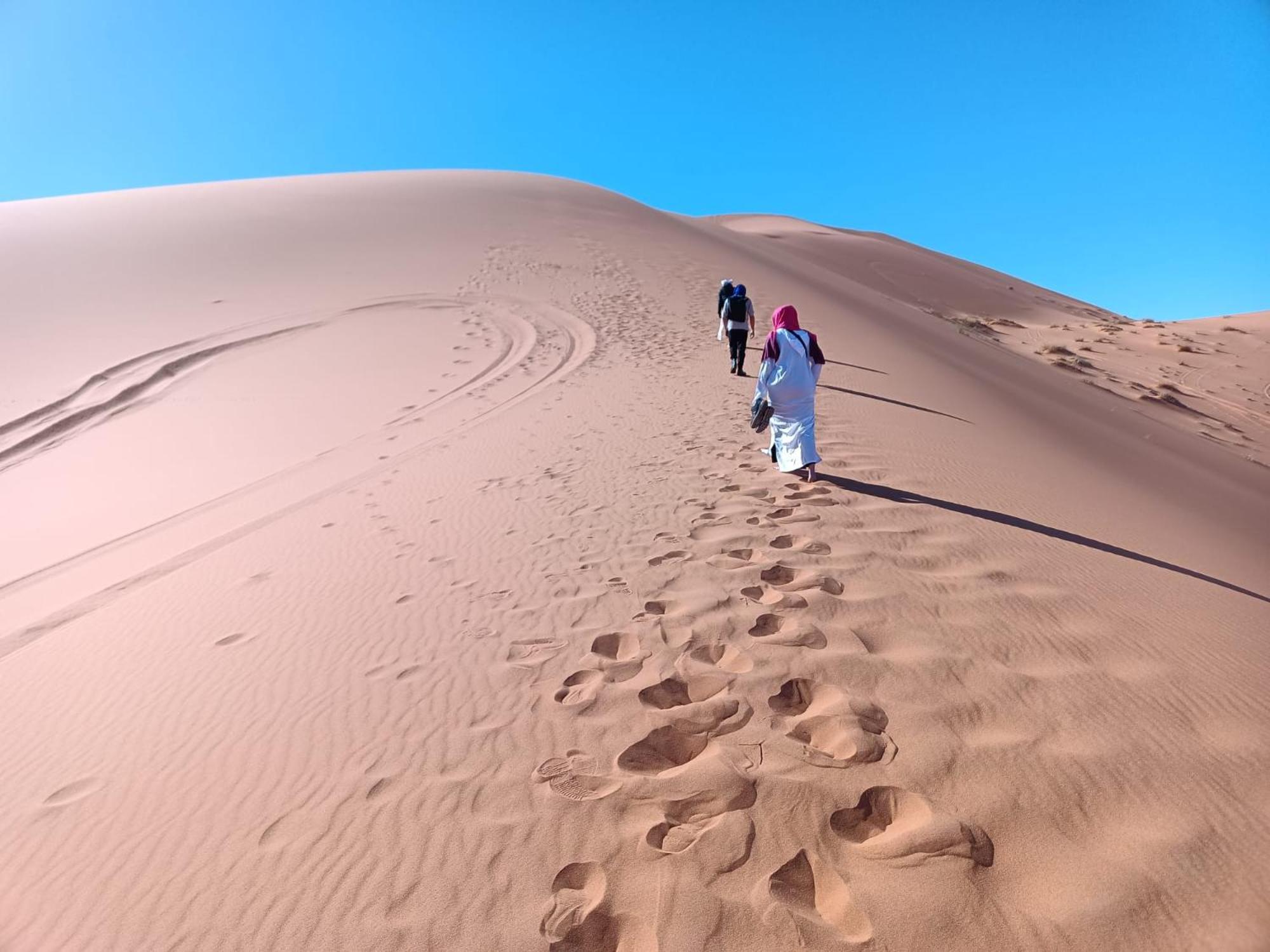 Camp Familia Erg Chebbi Hotel Мерцуга Екстериор снимка