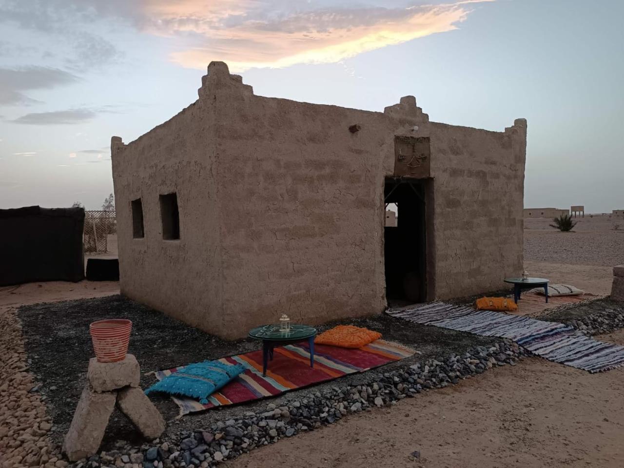 Camp Familia Erg Chebbi Hotel Мерцуга Екстериор снимка