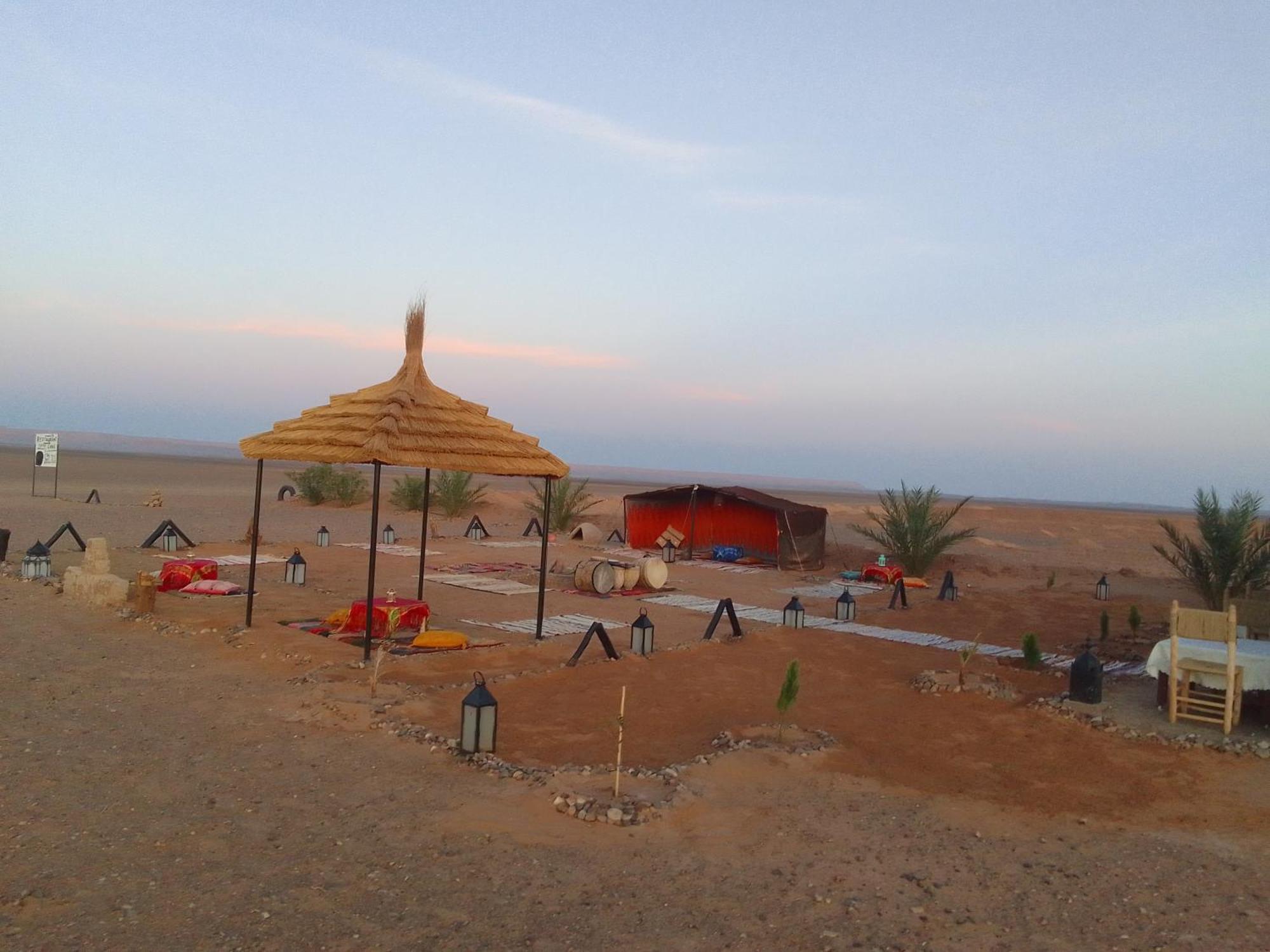 Camp Familia Erg Chebbi Hotel Мерцуга Екстериор снимка