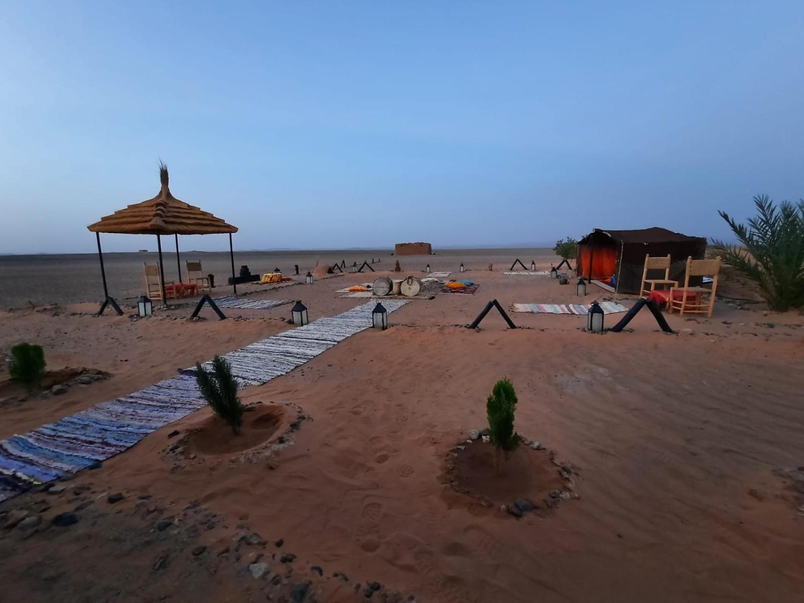 Camp Familia Erg Chebbi Hotel Мерцуга Екстериор снимка