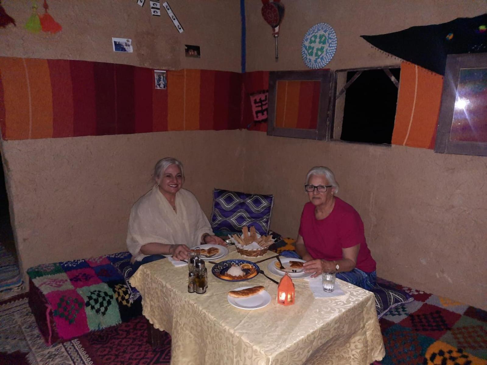 Camp Familia Erg Chebbi Hotel Мерцуга Екстериор снимка