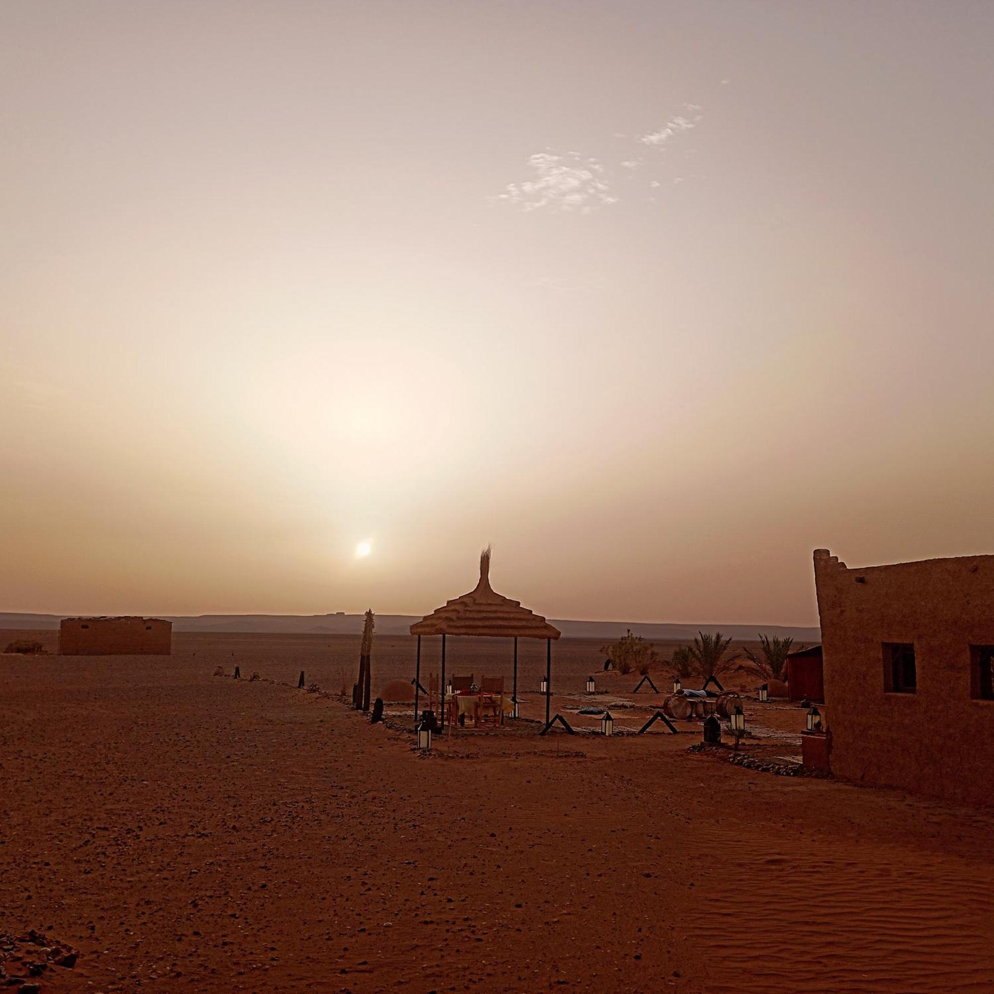 Camp Familia Erg Chebbi Hotel Мерцуга Екстериор снимка
