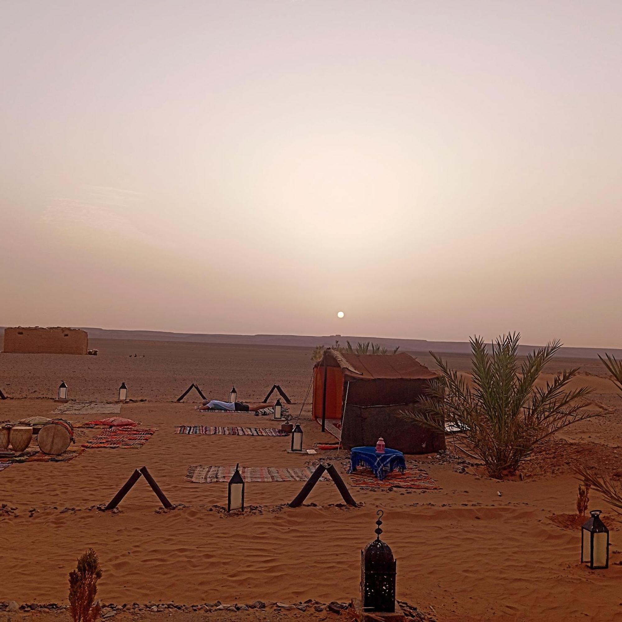 Camp Familia Erg Chebbi Hotel Мерцуга Екстериор снимка