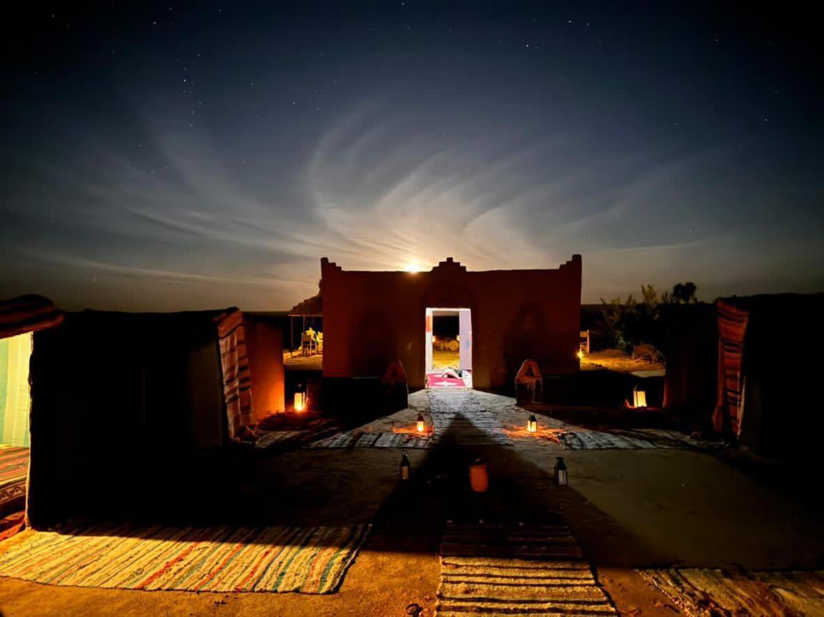 Camp Familia Erg Chebbi Hotel Мерцуга Екстериор снимка
